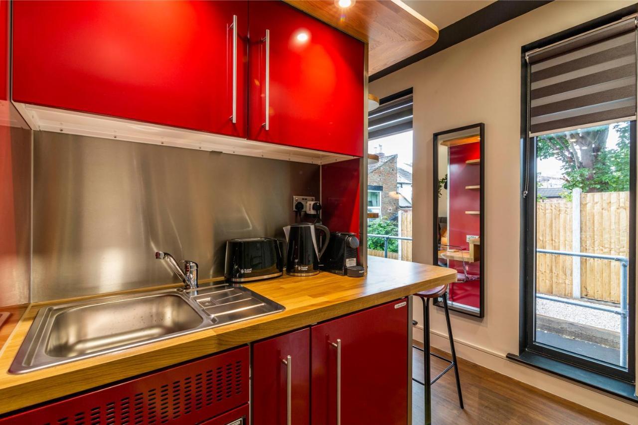 Romantic Getaway Studio Pods Close To City Centre With Free Wifi Derby Exterior photo